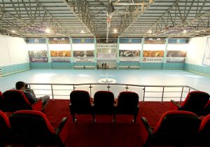 Aziziye spor salonu yenilendi